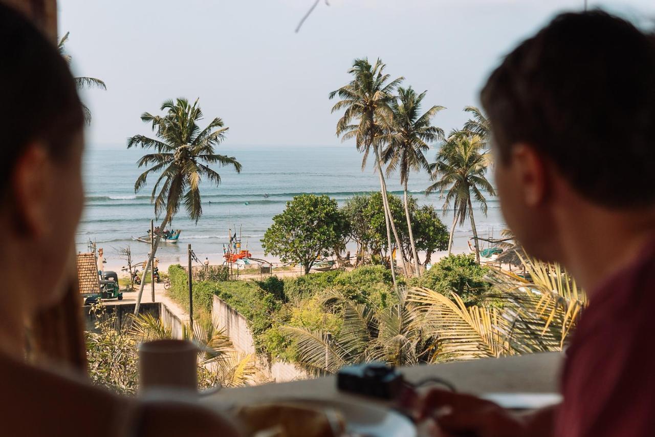 Lucky'S Surf Camp Bed & Breakfast Weligama Exterior photo