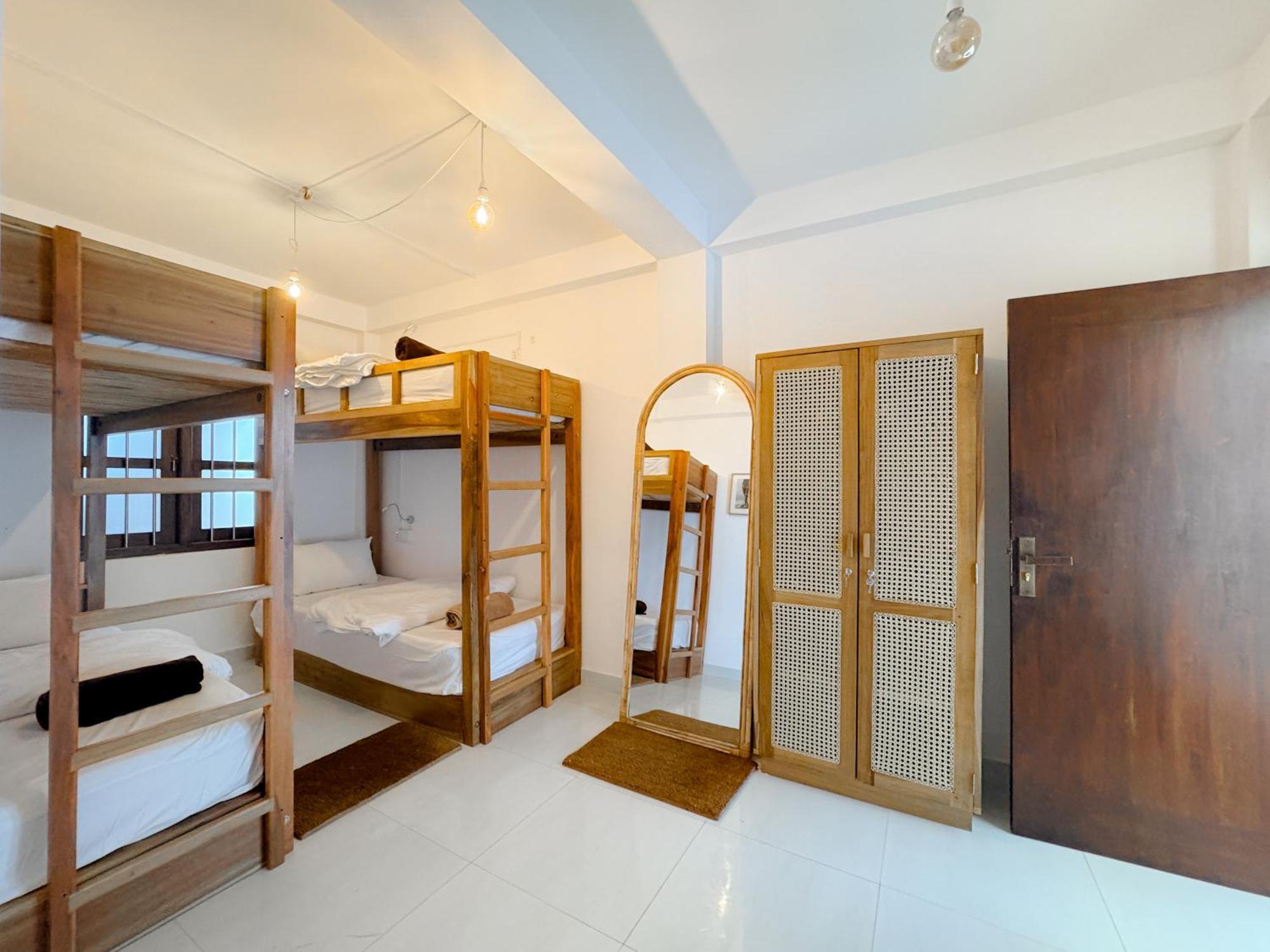 Lucky'S Surf Camp Bed & Breakfast Weligama Exterior photo