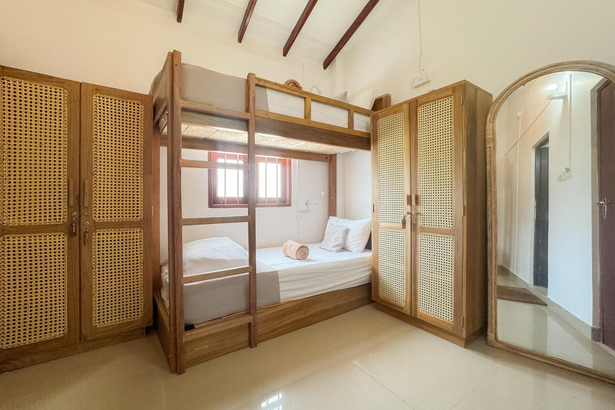 Lucky'S Surf Camp Bed & Breakfast Weligama Exterior photo