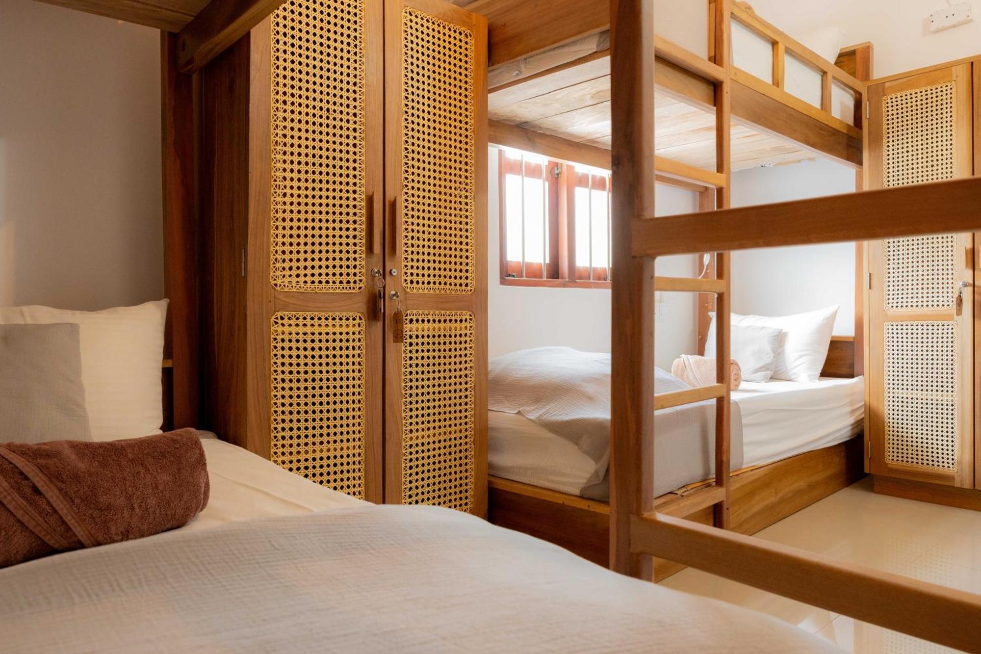 Lucky'S Surf Camp Bed & Breakfast Weligama Exterior photo