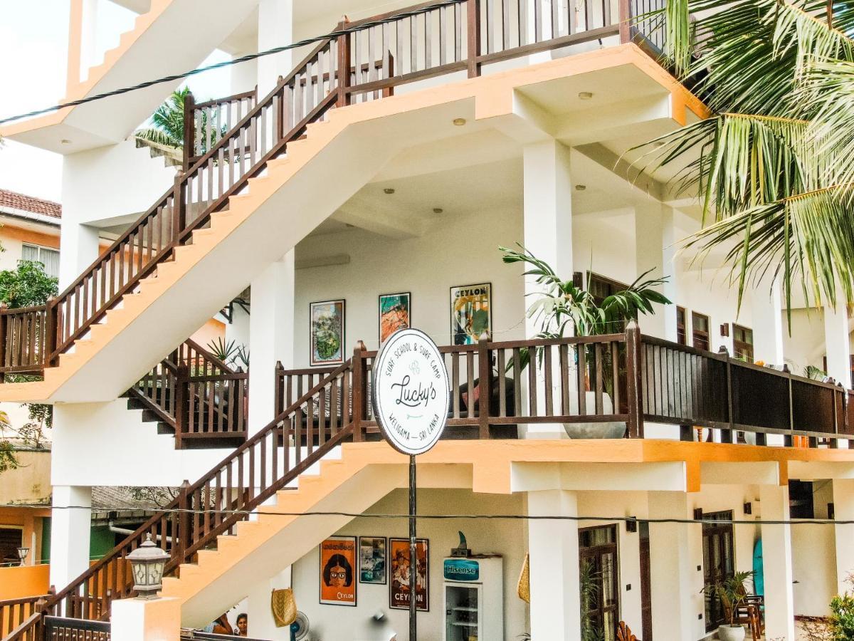 Lucky'S Surf Camp Bed & Breakfast Weligama Exterior photo